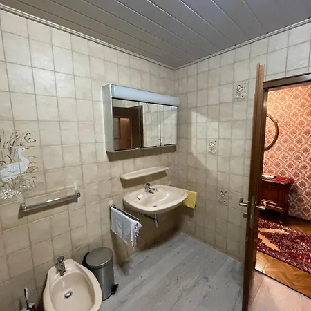 Wg In Homberg Efze, Monteurzimmer, 2 Erwachsene, 1 Doppelzimmer Nr 3 * Homberg (Schwalm-Eder)