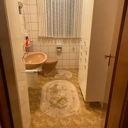 Wg In Homberg Efze, Monteurzimmer, 2 Erwachsene, 1 Doppelzimmer Nr 3 Apartment *